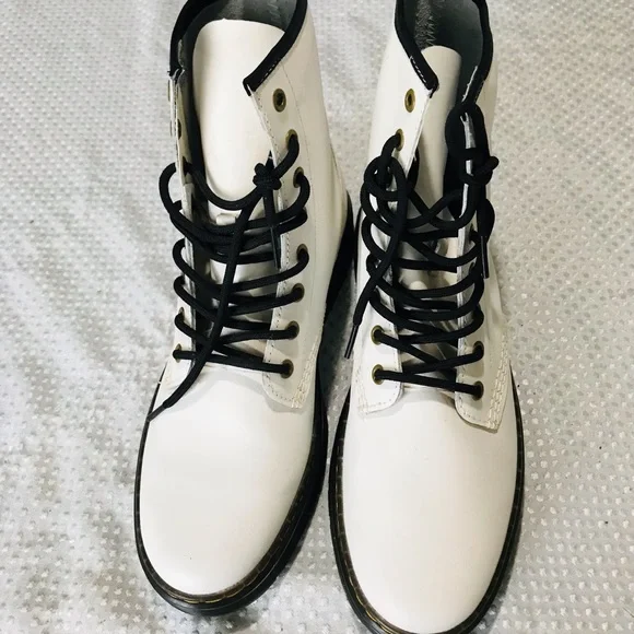 Dr. martens combat boots - Picture 5 of 12